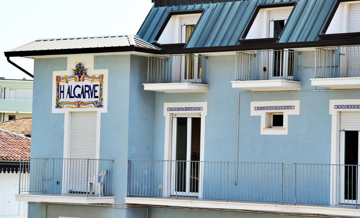 Residence Algarve Римини Экстерьер фото