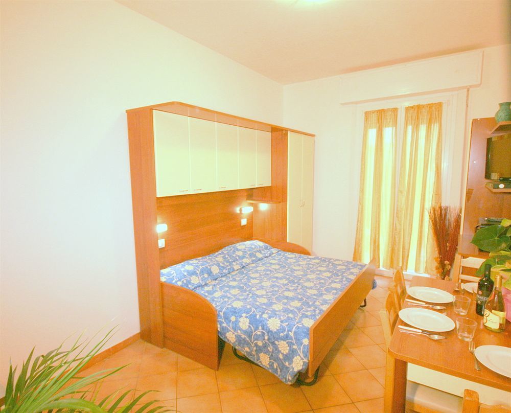 Residence Algarve Римини Экстерьер фото