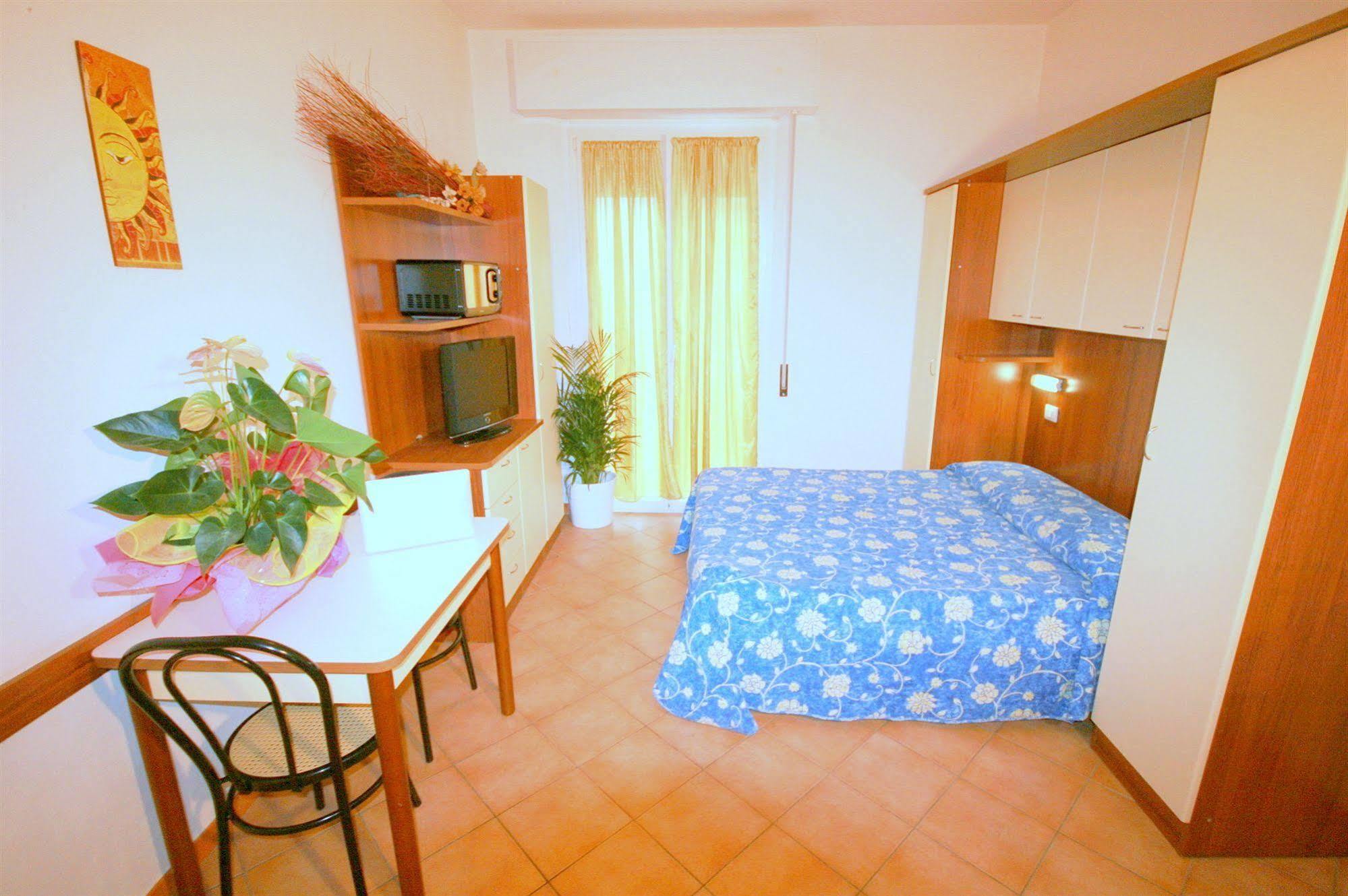 Residence Algarve Римини Экстерьер фото