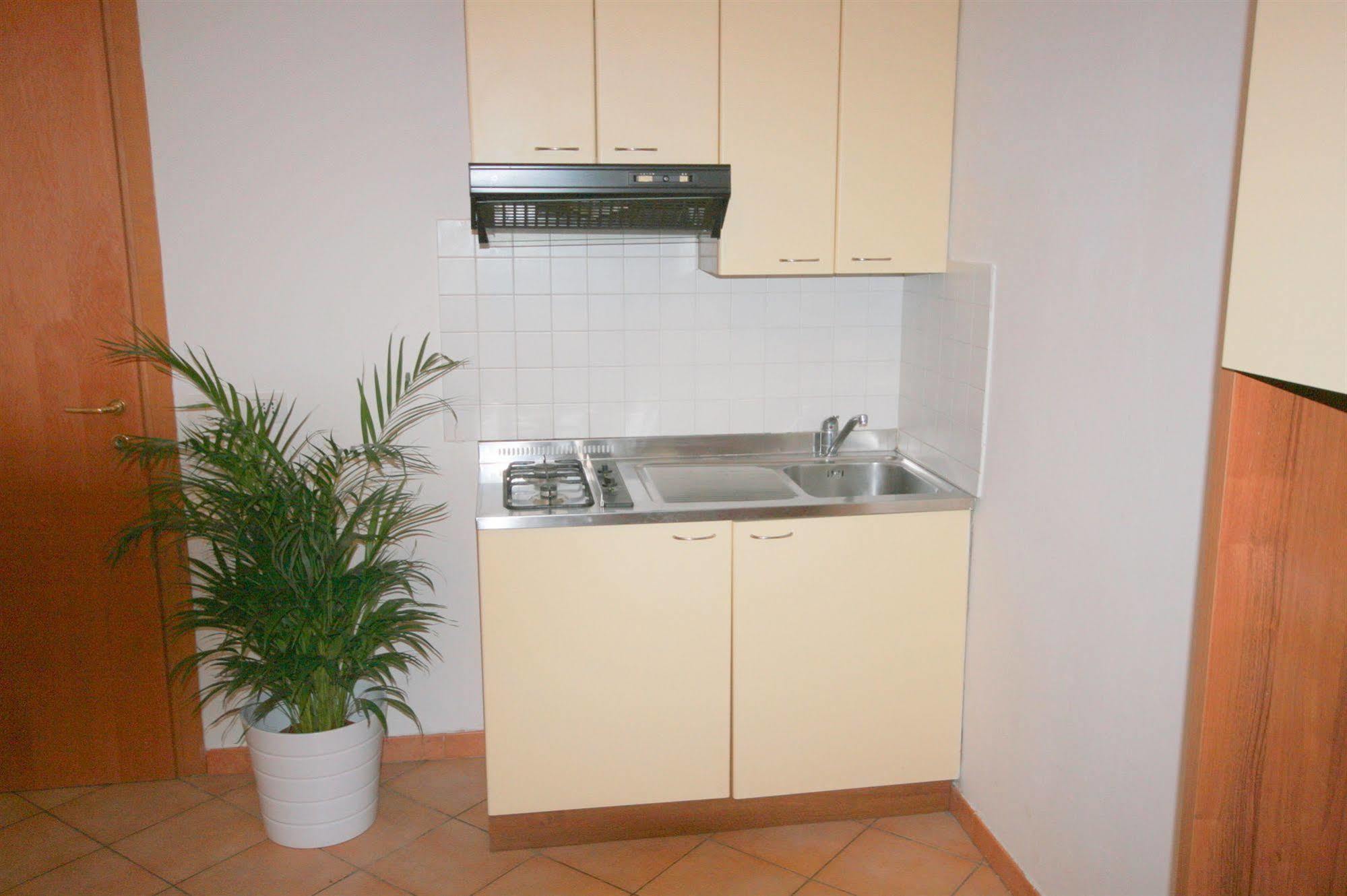Residence Algarve Римини Экстерьер фото