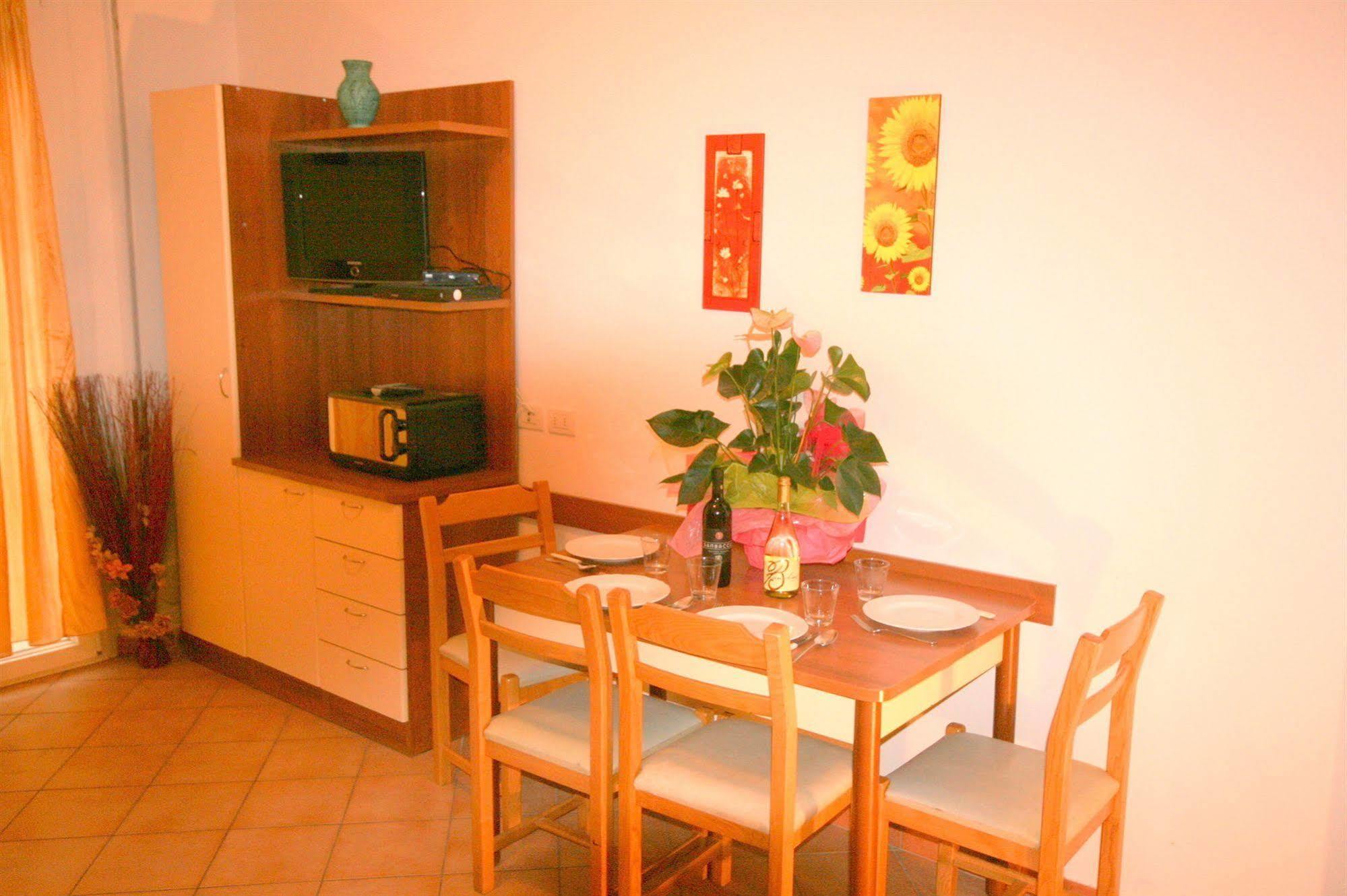 Residence Algarve Римини Экстерьер фото
