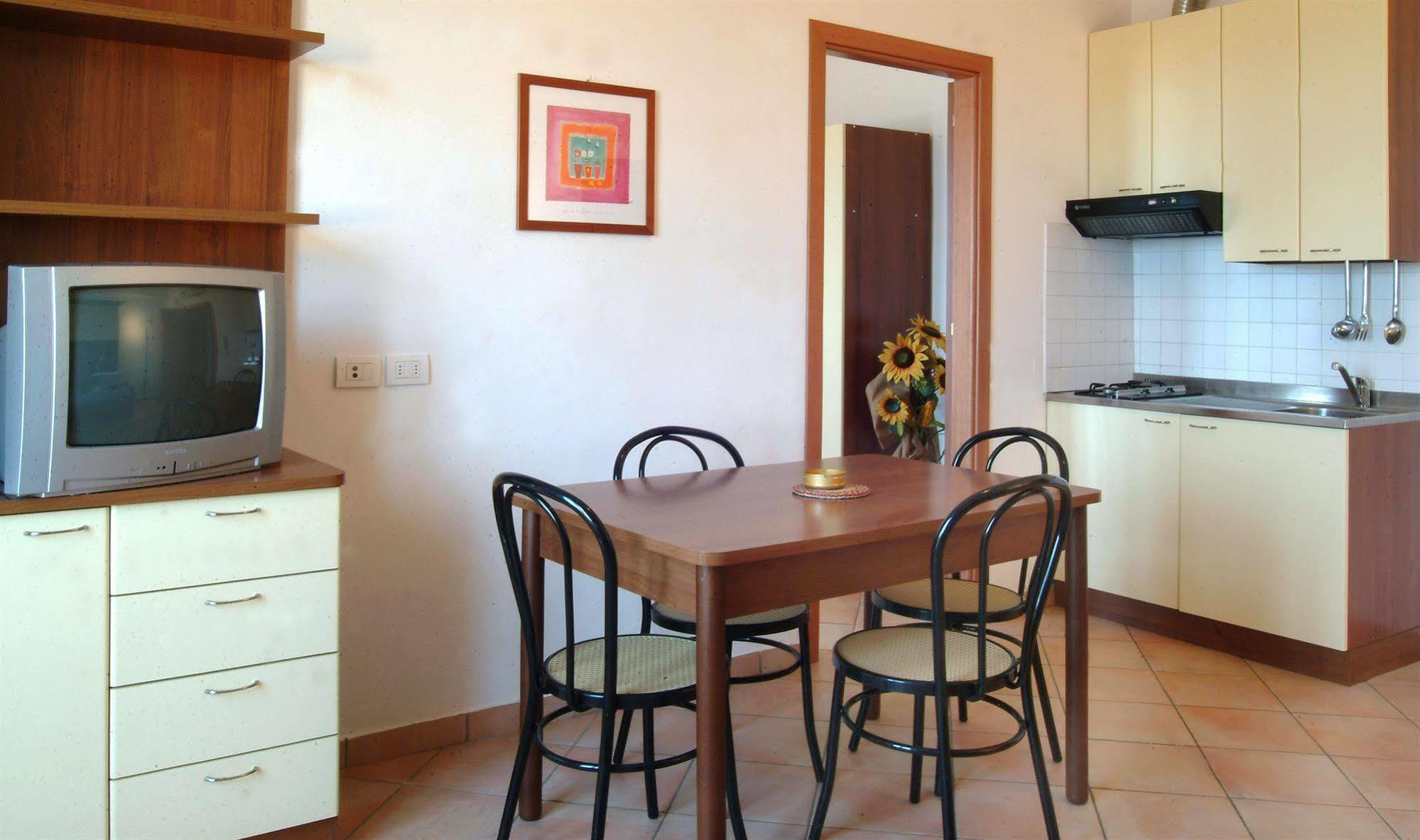 Residence Algarve Римини Экстерьер фото