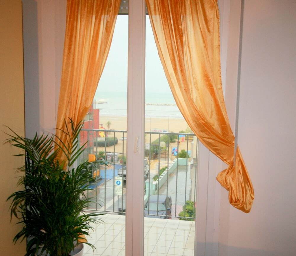 Residence Algarve Римини Экстерьер фото